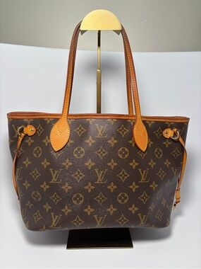 Louis Vuitton Neverfull PM Monogram Tote